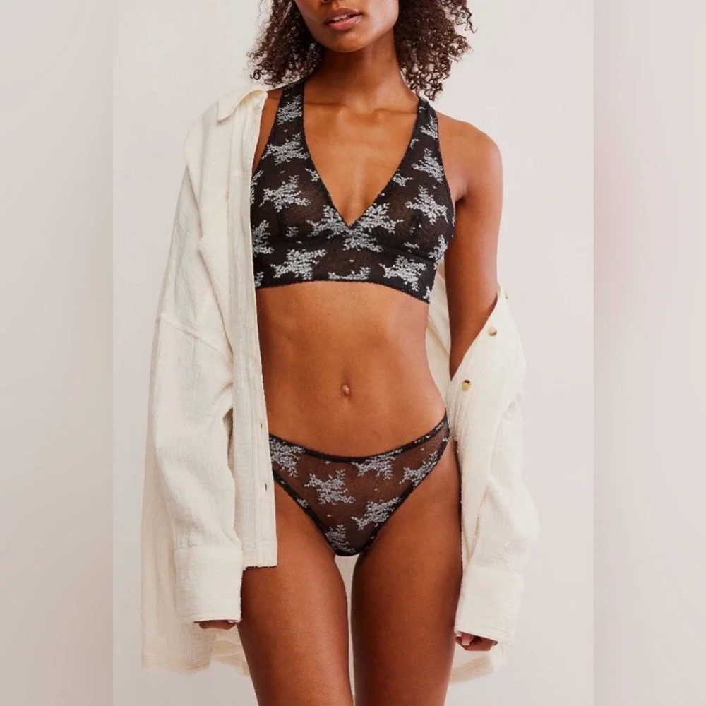 #1011 Free People Black and White Lace Bralette & pantie set - Picture 7 of 13